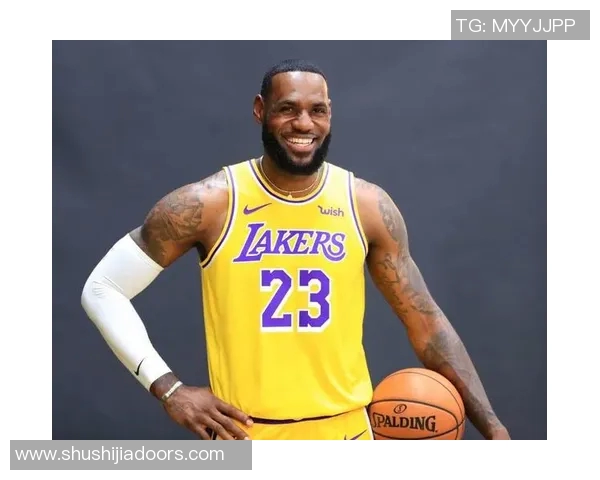 詹姆斯：从篮球巨星到商业领袖的传奇人生与未来展望