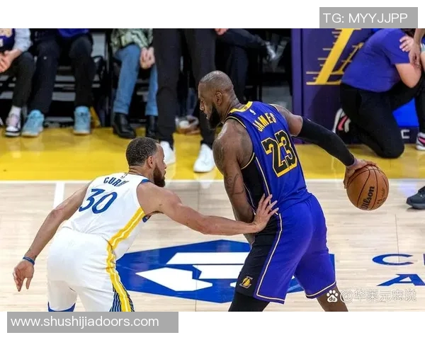 湖人对决热火王猛再现经典对抗赛场激情与荣耀交织 湖人对决热火王猛再现经典对抗赛场激情与荣耀交织