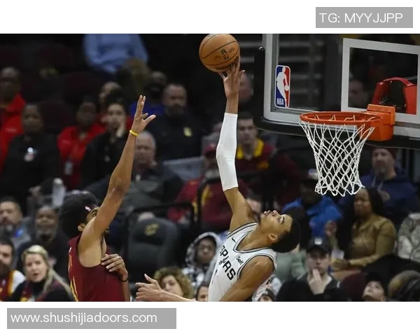 文班亚马首场比赛表现惊艳五次盖帽与字母哥隔扣引发热烈讨论 文班亚马首场比赛表现惊艳五次盖帽与字母哥隔扣引发热烈讨论