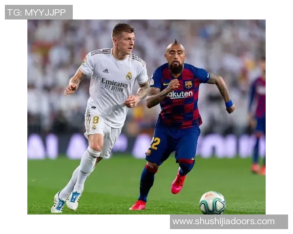 克罗斯：从足球场上的战术大师到生活中的低调绅士